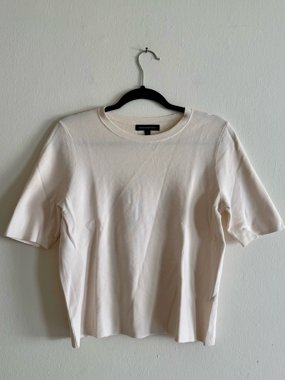 Banana Republic Short Sleeve Crewneck Tee in Cream